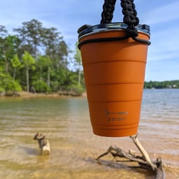 Pirani Adventure Handle Holding Thumbnail}