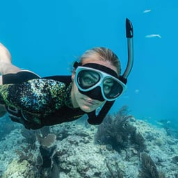 Riffe Mantis Silver  Mask and Snorkel Combo - Lifestyle Thumbnail}