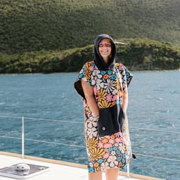 Nomadix Changing Poncho - Hula Multi Thumbnail}