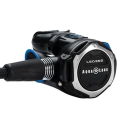 Aqualung LEG3ND Scuba Regulator Hose Angled View Thumbnail}