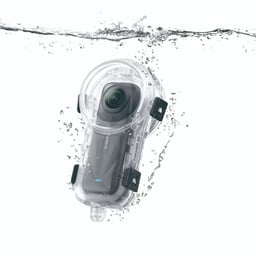 Insta360 X5 Invisible Dive Case underwater Thumbnail}